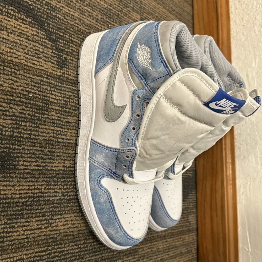 Jordan 1 hyper royal smoke grey size 7